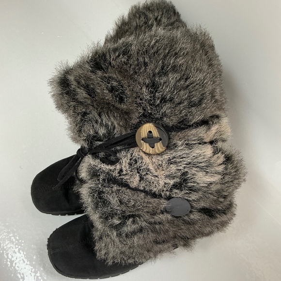 C&E Shoes - C&E Faux Fur Winter Boots, Black, Grey, Size 38 (7 1/2)